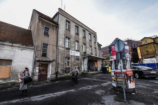 Budynek dawnego Teatru Kameralnego przy ulicy Grodzkiej to dzisiaj ruina. Jak dotąd nie ma specjalnie pomysłu, co z nim zrobić