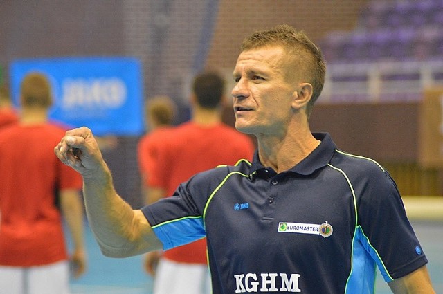 Występ podopiecznych trenera Tomasza Trznadla (na zdjęciu) do ostatnich dni przed inauguracją rozgrywek stał pod znakiem zapytania. 