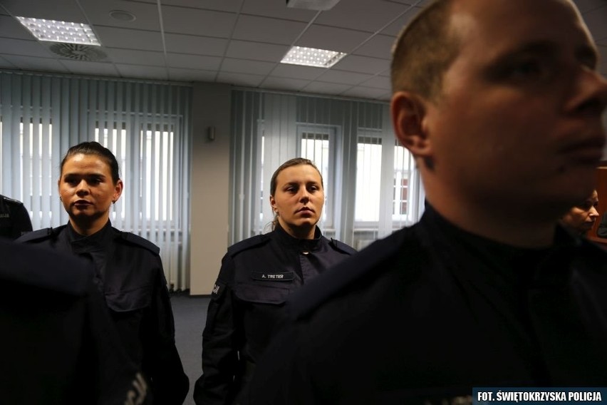 Policyjna uroczystość w Kielcach. Było ślubowanie młodych policjantów i odznaczenia dla doświadczonych