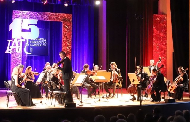 Radomska Orkiestra Kameralna zaprasza tym razem na koncert gwiazdkowy.