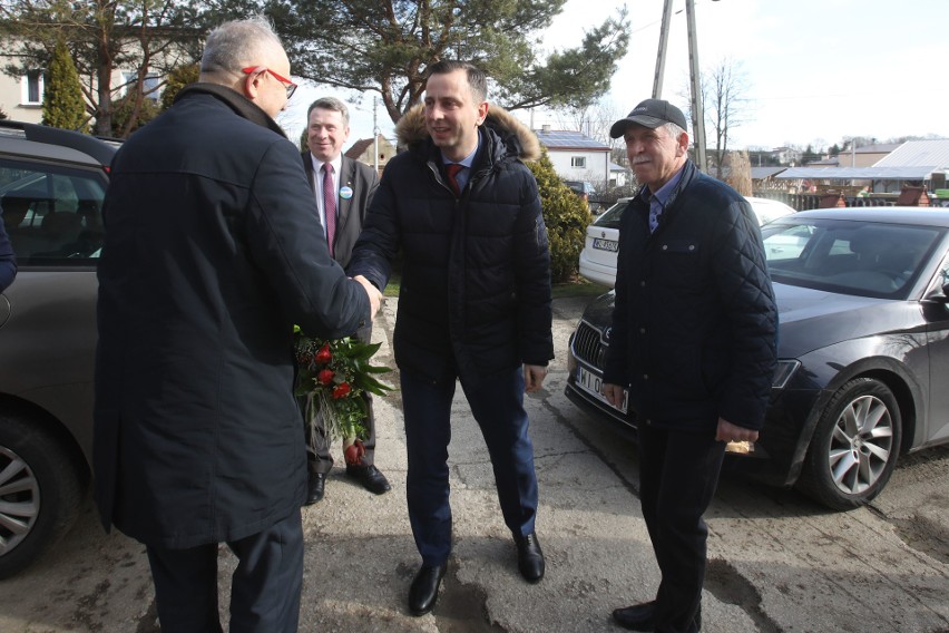 Władysław Kosiniak-Kamysz znów na Podkarpaciu. Zjadł śniadanie w gospodarstwie rodziny Rewerów z Niechobrza [ZDJĘCIA]