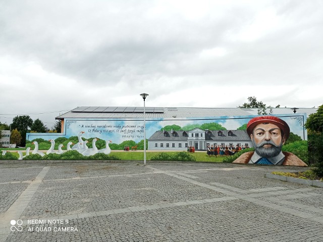 W Nagłowicach powstał wyjątkowy mural. Na nim Mikołaj Rej i nagłowicki dworek. Więcej na kolejnych zdjęciach