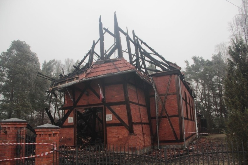 Trwa zbiórka na odbudowę zabytkowego kościoła w Kasparusie. Spłonął pod koniec 2020 roku