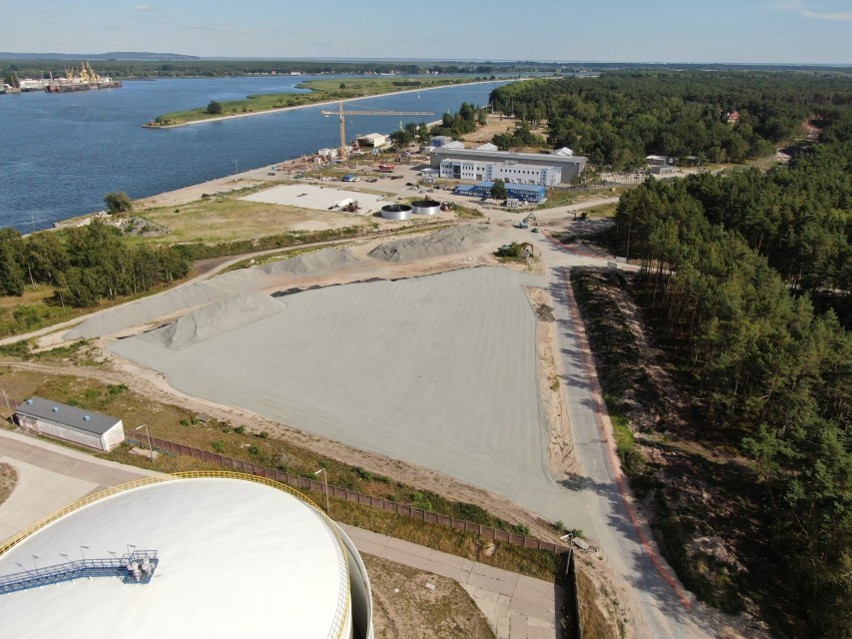 Takiego ładunku port w Świnoujściu jeszcze nie przyjmował! Kolos z Chin dobić ma w październiku