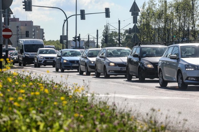 Serwis Oponeo przygotował ranking miast najbardziej przyjaznych kierowcom. Tym razem głównej roli nie grają tu subiektywne opinie, lecz twarde dane. Pod uwagę wzięto statystyki za cały 2019 rok. Jak wypadł Toruń?