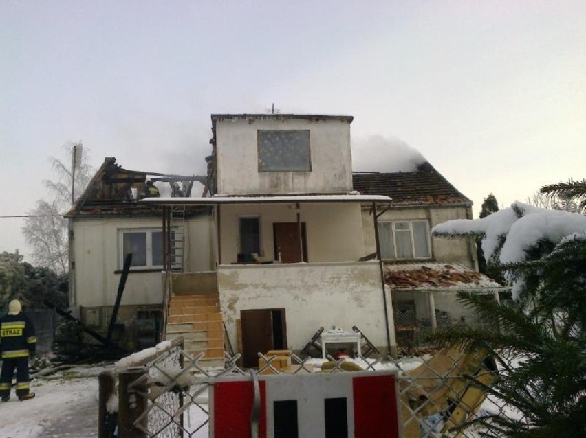 Pożar w Stanisławowie. Poszkodowane rodziny potrzebują wsparcia. Dom nie nadaje się do zamieszkania
