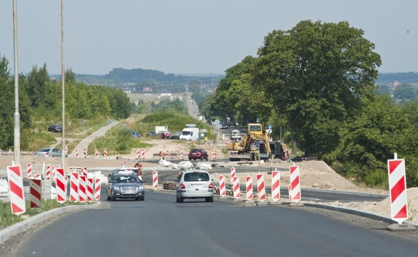 Tak wyglądały prace przy budowie ronda na ulicy Władysława...