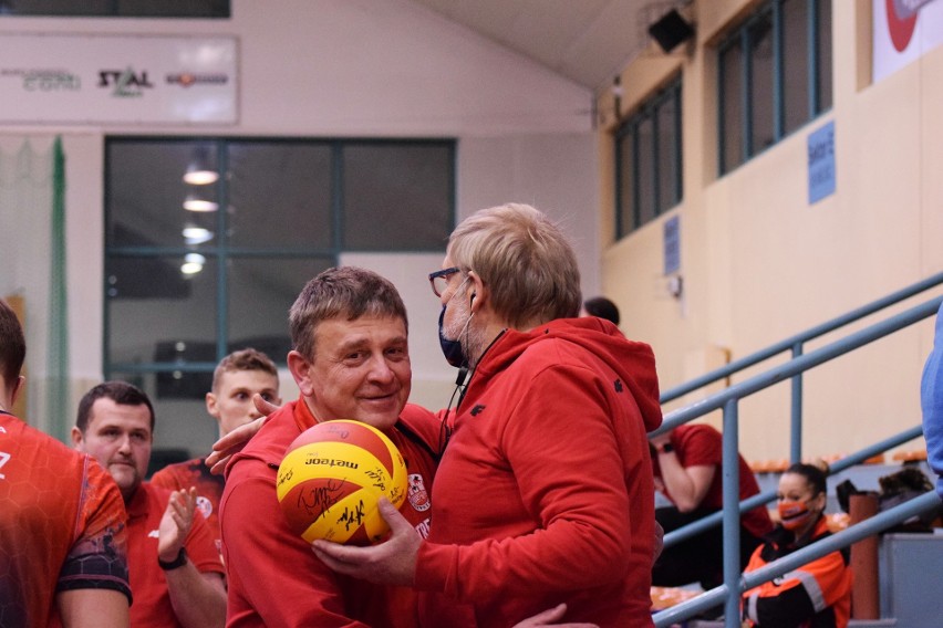 Mariusz Łysiak pełni w Mickiewiczu Kluczbork role prezesa i...