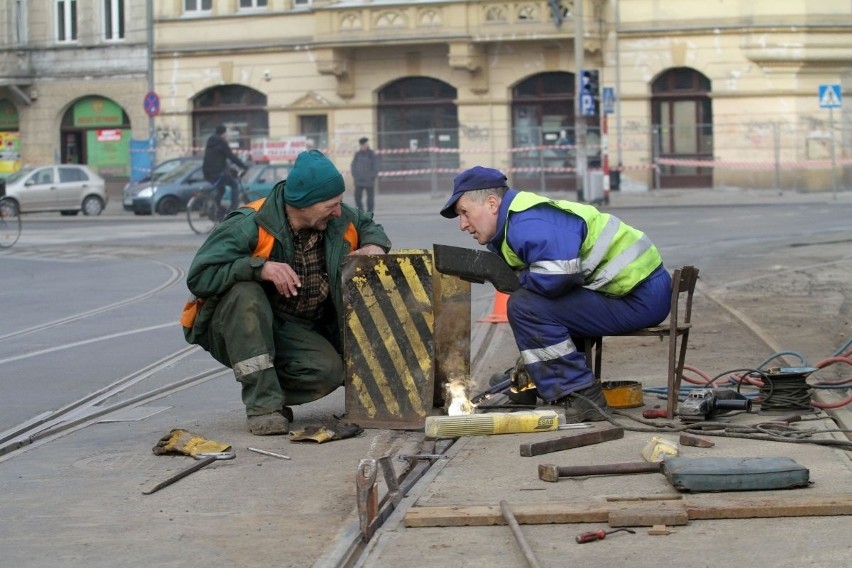 Awaria zwrotnicy przy ul. Drobnera. Kilka godzin trwała...