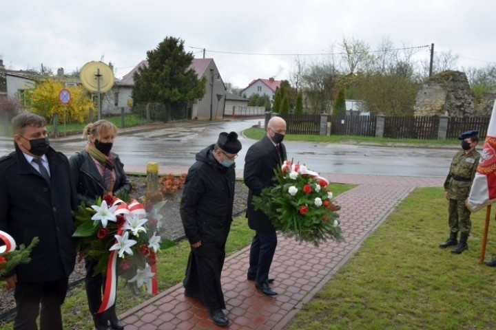 W Szydłowie uczcili rocznicę uchwalenia Konstytucji 3 Maja (ZDJĘCIA)