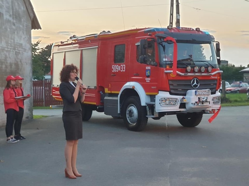 Nowy wóz bojowy trafił do strażaków z Łagiewnik Wielkich w...