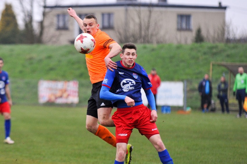 4. liga piłkarska. Małapanew Ozimek - Starowice 2-0