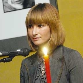 Joanna BrodzikMagda Miłowicz w serialu "Magda M.&#8221; . Za rolę w filmie "Jasne błękitne okna&#8221; dostała nagrodę na festiwalu filmowym w Madrycie. Zagrała m.in. Kasię z serialu "Kasia i Tomek&#8221;. Ma dystans do siebie, o czym świadczy choćby udział w programie Szymon Majewski Show w "Magda M. 20 lat później&#8221;. &#8221;. W listopadzie br. została laureatką Nagrody Artystycznej Polskiej Estrady "Prometeusz&#8221;.