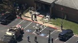 Atak na budynek departamentu w Teksasie. Kierowca skradł ciężarówkę i wjechał w budynek - WIDEO