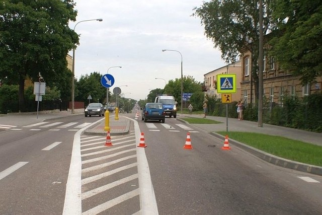 Wypadek na ulicy Wojska Polskiego w Suwałkach. Potrącenie pieszej na pasach