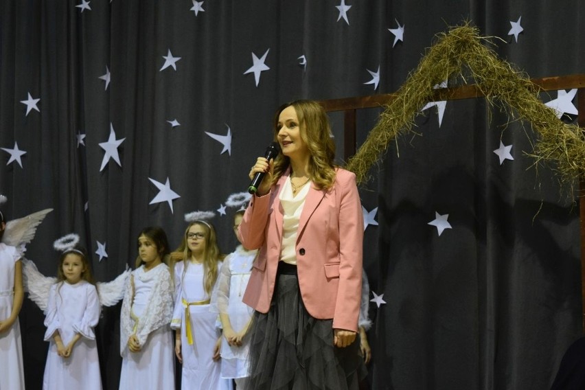 Piękny spektakl jasełkowy zaprezentowali uczniowie Publicznej Szkoły Podstawowej w Myśliszewicach. Zobaczcie zdjęcia