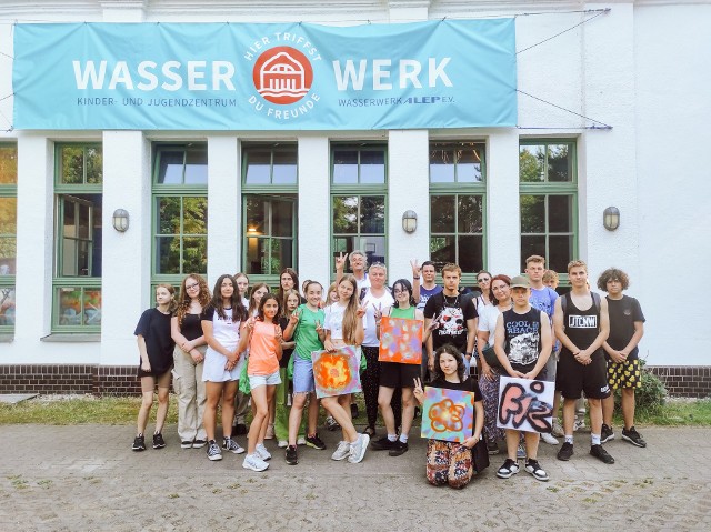 Grupa 20 uczniów z najstarszych klas Szkoły Podstawowej nr 6 w Gnieźnie wraz z czterema nauczycielkami w dniach od 4 do 10 czerwca 2023r. była w Niemczech w miejscowości Hohen Neuendorf niedaleko Berlina.