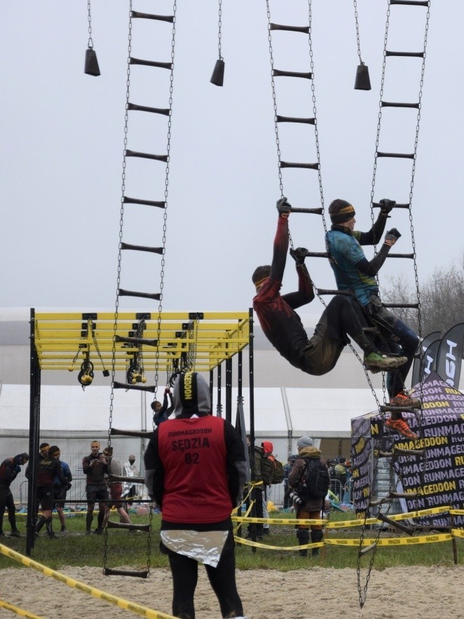 Runmageddon 2021 w Cholerzynie. Śmiałkowie ociekający...