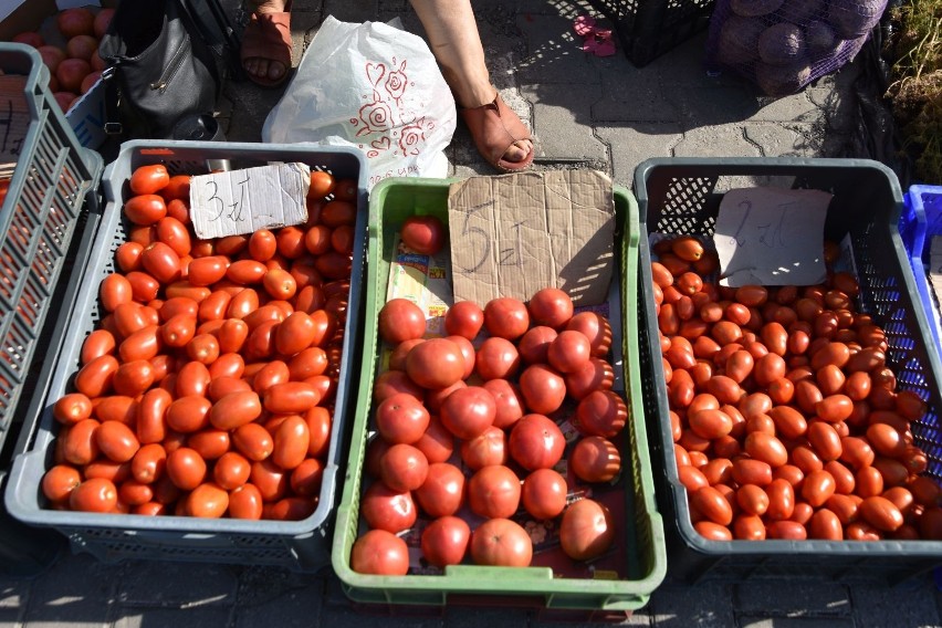 Zobacz ceny warzyw i owoców na sandomierskim targowisku! >>>