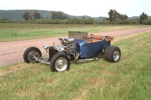 Hot Rod przerobiony ze starego Forda T z 1923 r. W latach 50. takimi autami ścigali się młodzi amerykańscy chłopcy, by zaimponować swoim dzi
