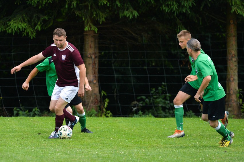 Klasa B Przemyśl. Artmax Pikulice pokonał Czarnych Bolestraszyce 1:0 [ZDJĘCIA]