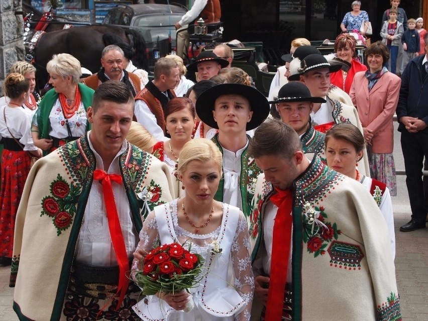 To były głośne śluby polskich skoczków narciarskich. Małysz klasycznie, Murańka po góralsku! [zdjęcia]