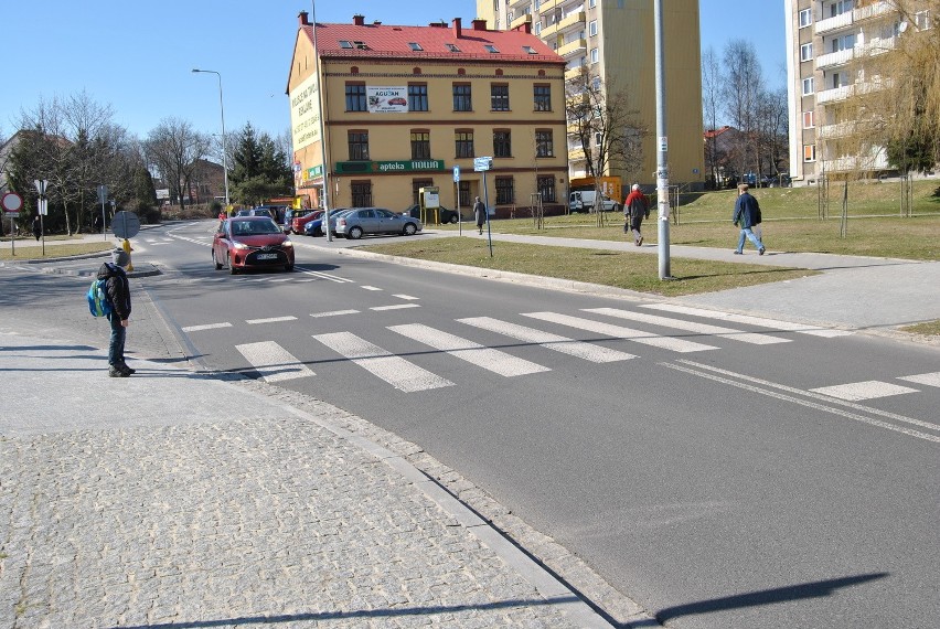 Chrzanów, Olkusz. Zebra dla kierowcy nic nie znaczy? [ZDJĘCIA, WIDEO]