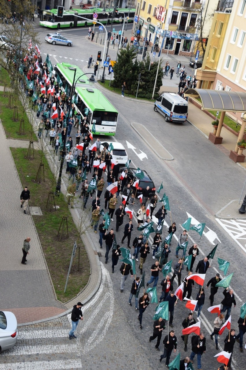 Nacjonaliści przeszli ulicami Białegostoku.