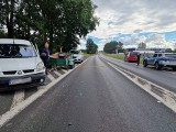 Wypadek koło Koszalina. Przyczepa odczepiła się od haka volkswagena i uderzyła w samochód dostawczy [ZDJĘCIA]