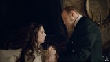 "Anna Karenina" odcinek 4. Karenin podejmuje decyzję o rozwodzie. Anna w ciężkim stanie prosi męża o wybaczenie