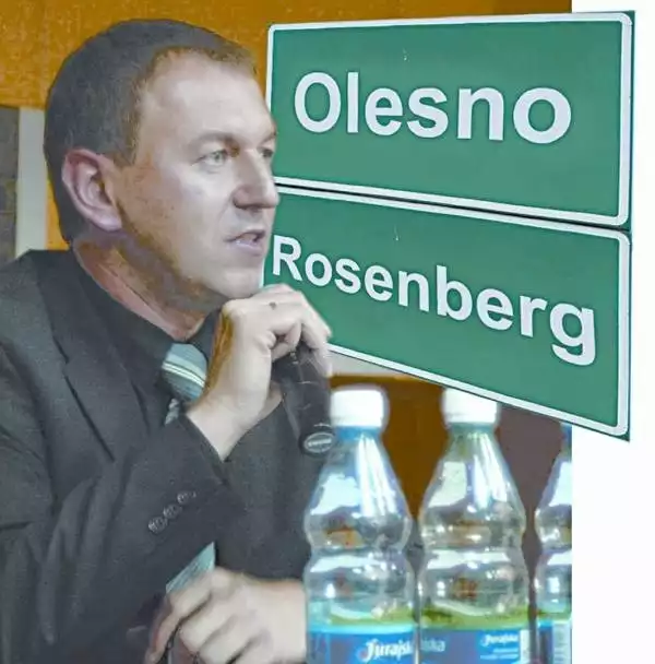 - W Oleśnie polsko-niemieckie znaki mogą być znakiem zgodnej koegzystencji - mówi Norbert Rasch, lider Mniejszości Niemieckiej.