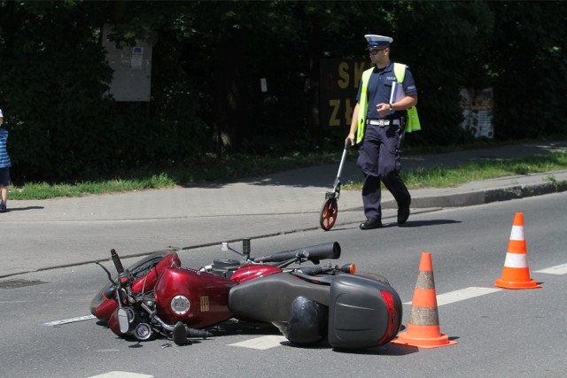 Zawsze w wakacje w całej Polsce rośnie liczba zdarzeń z udziałem motocyklistów. Zdjęcie ilustracyjne