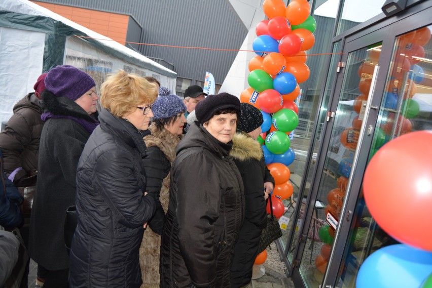 Otwarcie Bursztynowa Park w Ostrołęce: tak wyglądają sklepy Decathlon, Media Markt, Smyk, Jysk, Komfort i Komfort Łazienki [ZDJĘCIA+WIDEO]