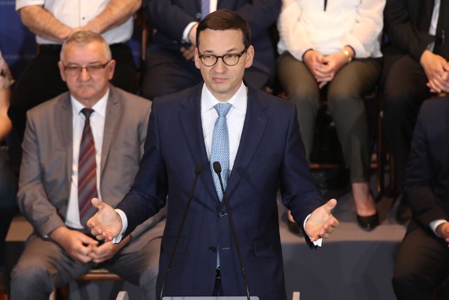 Premier Mateusz Morawiecki gościł w Kielcach w sobotę, 12 maja. Podczas spotkania z mieszkańcami zapowiedział przyspieszenie budowy obwodnic na terenie regionu świętokrzyskiego, w tym wschodniej obwodnicy Kielc.