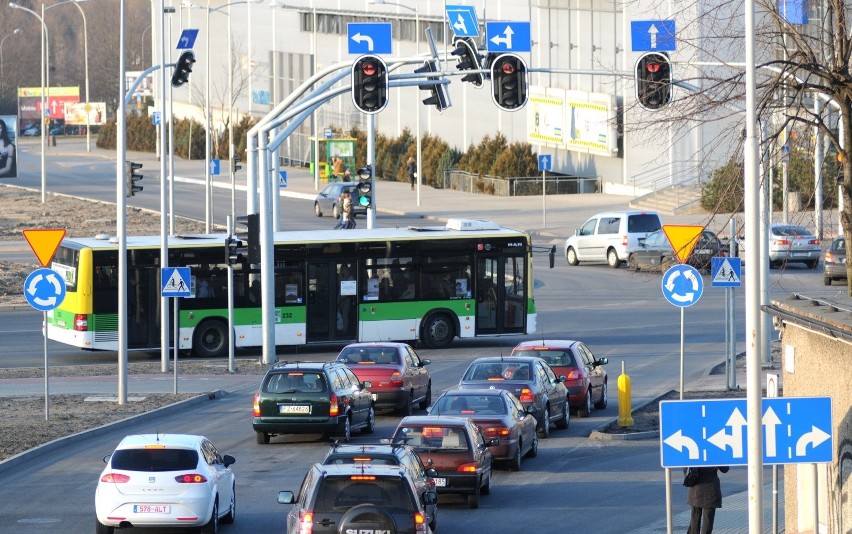 Niestety od czasu do czasu w autobusach MZK dochodzi do...