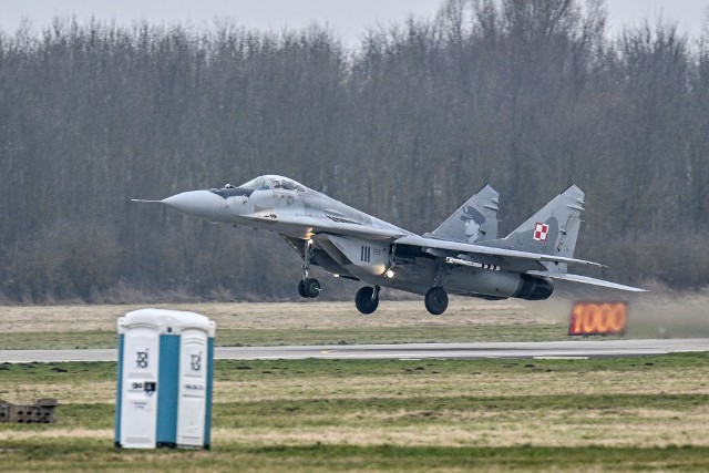 Mig-29 polskich sił zbrojnych w bazie lotnictwa taktycznego w Malborku