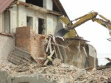 Uszkodzenie zabytkowej kaplicy w Oleśnie. Opinie internautów