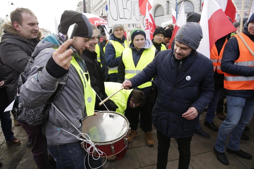 Protest rolników w Warszawie 6.02.2019. Pod Pałacem Prezydenckim było kilka tysięcy osób [zdjęcia]