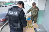 600 litrów nielegalnego spirytusu trafi do żołnierzy WOT. Alkohol zostanie przeznaczony na walkę z koronawirusem [zdjęcia]