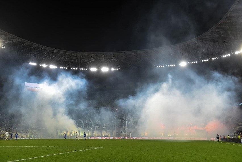 Lechia i VAR wykiwali Lecha! Pogoń liderem Ekstraklasy