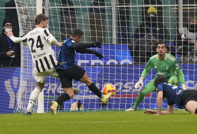 Gol w ostatnich sekundach dogrywki dał Interowi triumf w Superpucharze Włoch