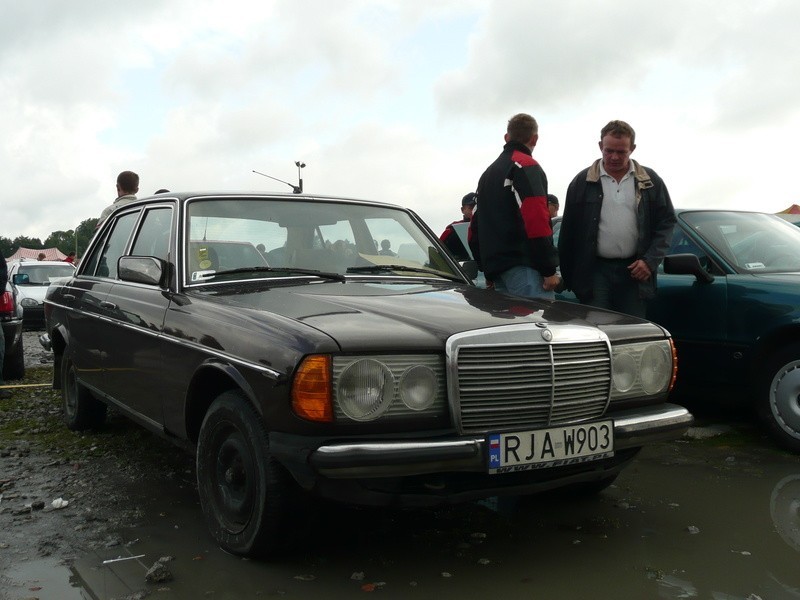 Mercedes 123. Silnik 2,0 Diesel. Rok produkcji 1981. Cena...