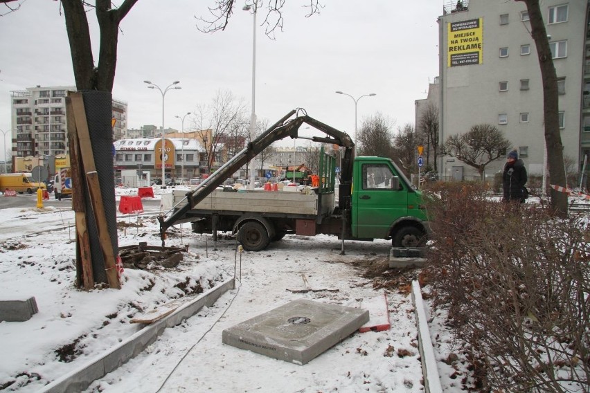 Duże opóźnienie w budowie ronda w Kielcach (ZDJĘCIA)