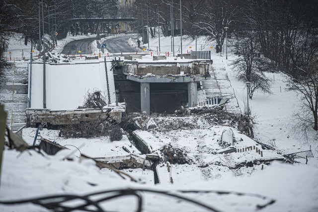 W poniedziałek rozpoczną się prace przy rozbiórce ostatniego przęsła południowej nitki wiaduktu w ciągu Alei Monte Cassino w Koszalinie.