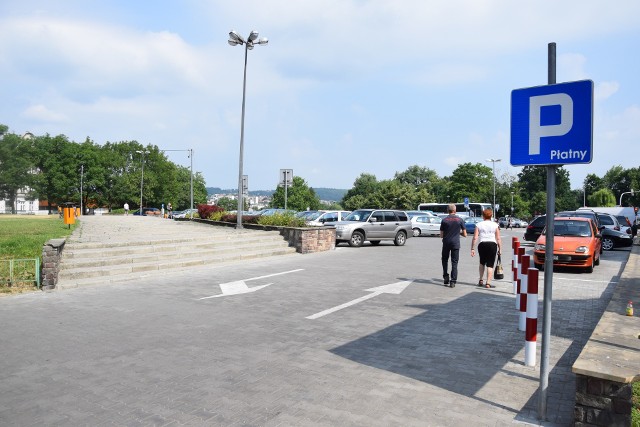 Kierowcy mogą już korzystać z wyremontowanego parkingu na Pl. Rybim w Przemyślu.