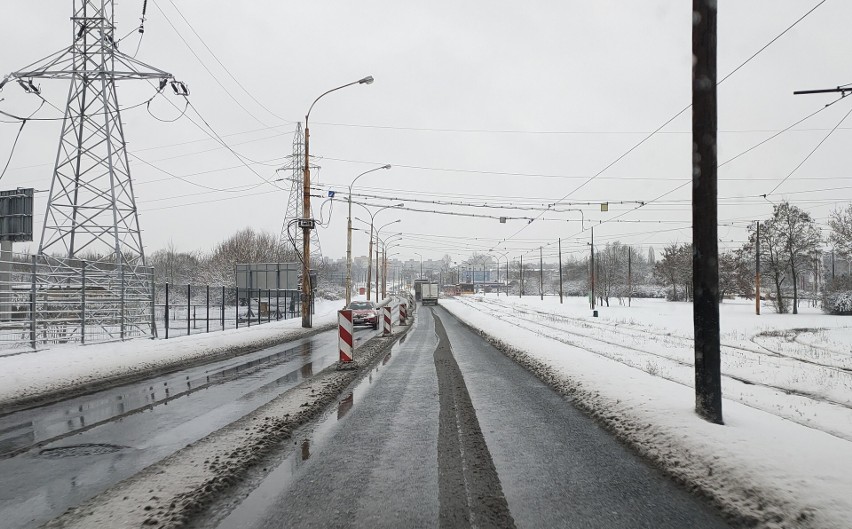 W Dąbrowie Górniczej przez cały czas panują trudne warunki...