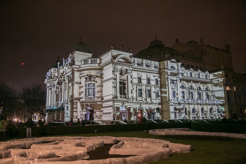 Niezwykły spektakl na fasadzie Teatru Słowackiego