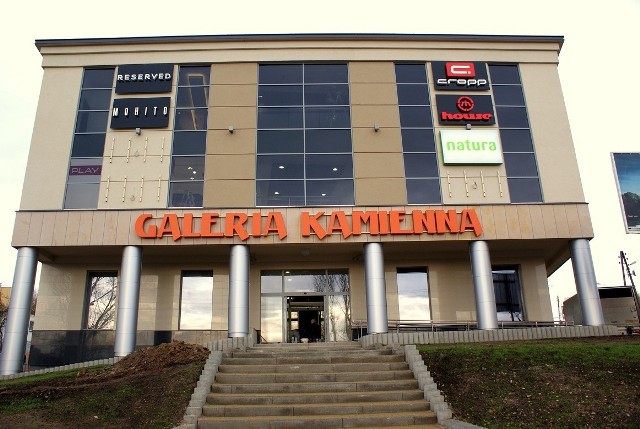 Galeria Kamienna w Starachowicach szykuje świąteczne niespodzianki. Rusza Manufaktura Piernika Katarzyna Czajkowska, rzecznik prasowy Galerii Kamienna zaprasza na zakupy. W niedzielę będzie dekorowanie pierników, przed świętami przyjedzie Mikołaj, ciągle można liczyć na promocje.