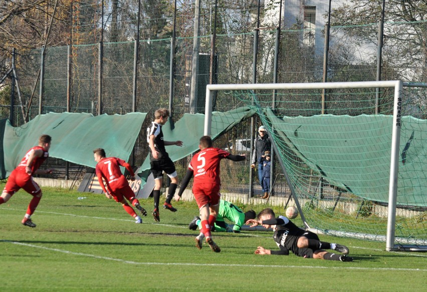 Centralna Liga Juniorów U-17: Wisła - Cracovia. Derby Krakowa pod wodzą... sędzin. "Pasy" przyćmiły "Białą Gwiazdę" [ZDJĘCIA]