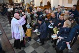 Wielkanoc 2022. Wielka Sobota w Parafii pod wezwaniem Miłosierdzia Bożego w Kielcach. Święcono pokarmy